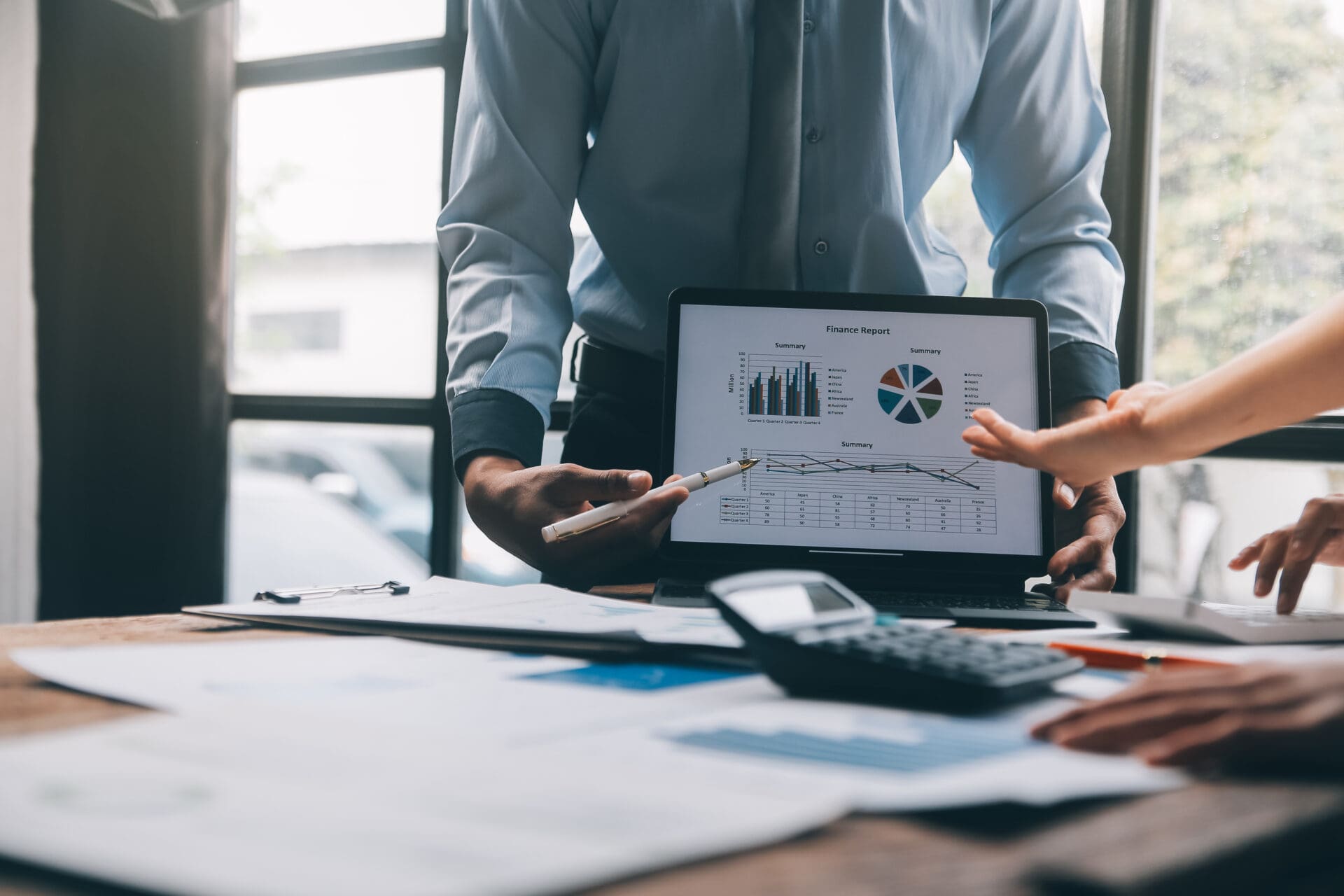 Fund managers team consultation and discuss about analysis Inves Fund managers team consultation and discuss about analysis Inves